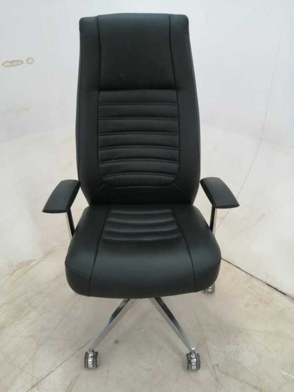 manager chair from lither 2 hand machine with metal star you can chose colure